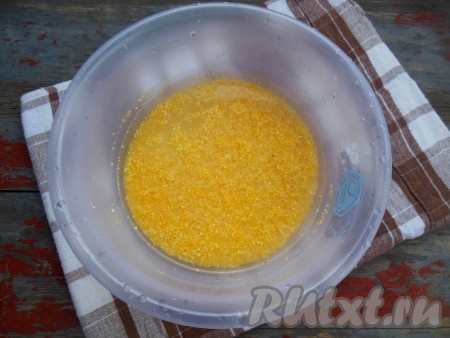 Крупу, залив водой, промойте не менее 5-7 раз.
