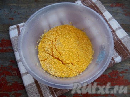 Затем воду слейте.
