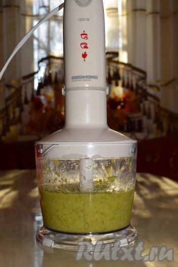 Измельчить плоды до пюреобразного состояния.
