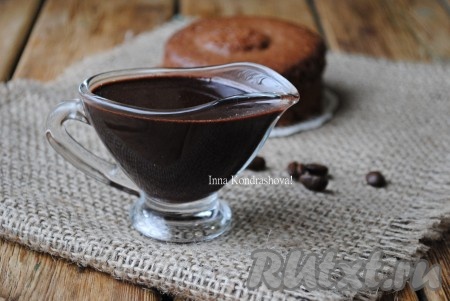 Вкусная шоколадная глазурь из какао и молока готова.
