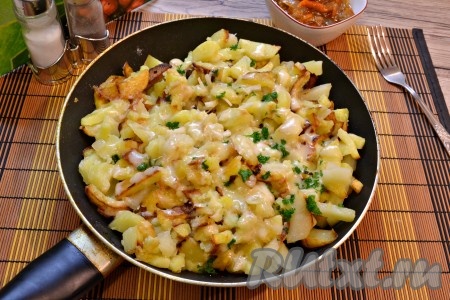 Картошка, жареная с сыром