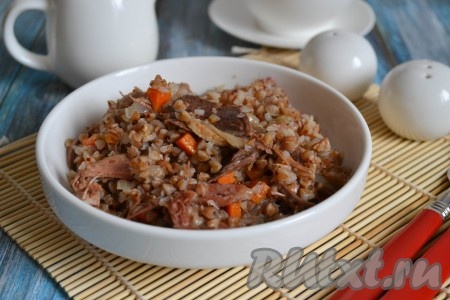 Гречка получается очень вкусной, насыщенной, ароматной, сытной, рассыпчатой и прекрасно сочетается с тушенкой.
