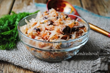 Капуста, тушеная с куриными сердечками