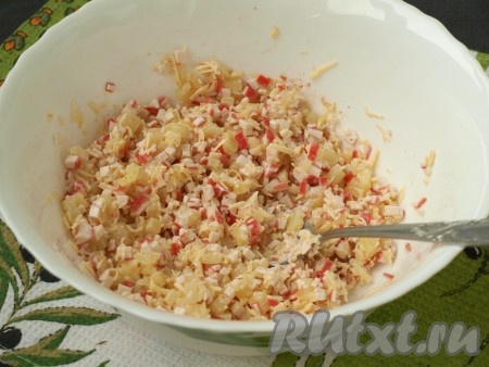 Получившуюся массу хорошо перемешать.
