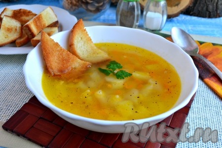 Картофельный суп с гренками