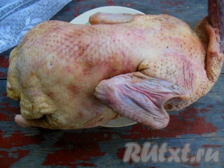 Для приготовления колбасы я использовала домашнюю утку.
