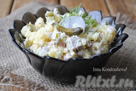 Салат со свининой и солеными огурцами