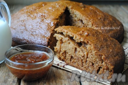 Коврижка на молоке с вареньем 