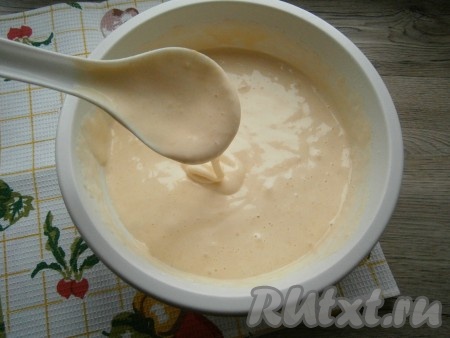 Должно получиться пышное, нежное, похожее на крем тесто (как на фото).
