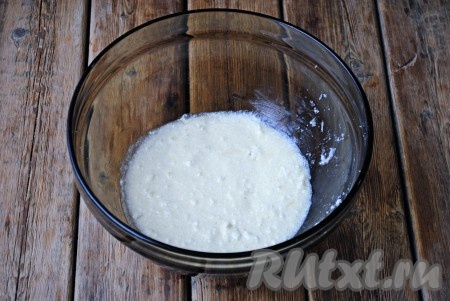 Вбить яйцо и ещё раз взбить миксером.