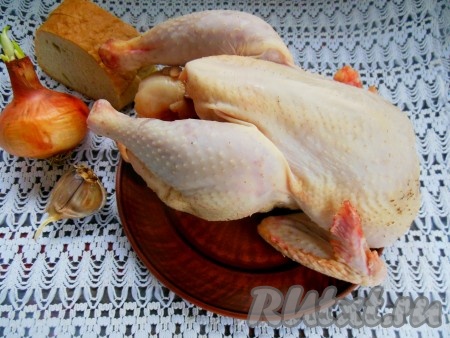 Для приготовления куриных котлет без добавления яиц я взяла вот такие продукты.