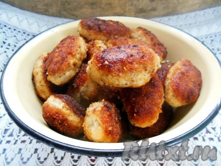 На фото выход котлет из указанного количества ингредиентов.
