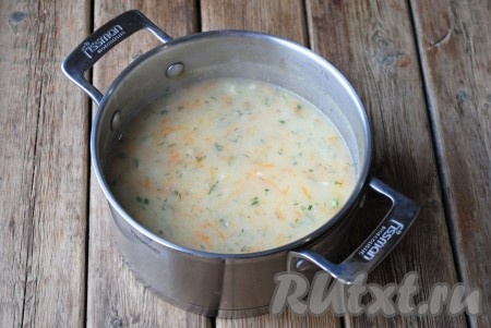 Накрыть крышкой и дать настояться минут 10-15.