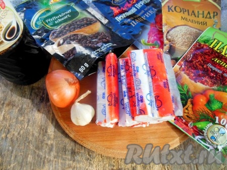 Для приготовления маринованных крабовых палочек я взяла вот такие ингредиенты.