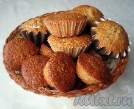 Выпекать морковно-яблочные кексы в разогретой духовке при температуре 200 градусов около 20 минут. Просто, быстро, полезно и вкусно!