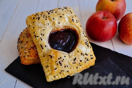 Слойки с повидлом из слоеного теста