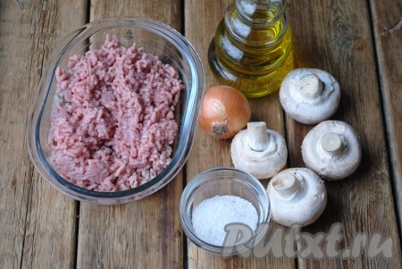 Пока тесто подходит, займёмся начинкой для пирожков.