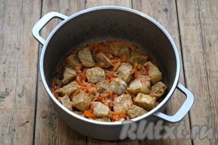 За это время свинина и овощи должны стать мягкими.&nbsp;
