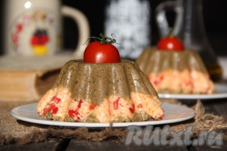 Вот такой красивый и аппетитный паштет&nbsp;из варёной свиной печени получился. Такой вкусный паштет можно, аккуратно выложив из форм, подать в качестве холодной закуски, намазать на хлеб, тосты или блинчики.
