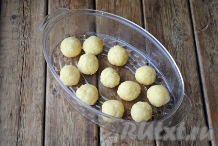 Ленивые вареники готовить на пару 10 минут. 