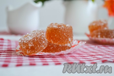 Мармелад, приготовленный с пектином в домашних условиях, получается плотным, но при этом нежным и мягким, сладким и ароматным. Угощайтесь!
