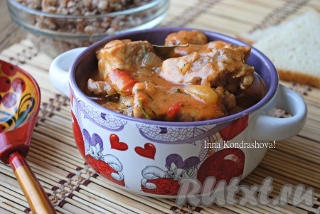 Блюдо готово, подавать к столу в горячем виде.
