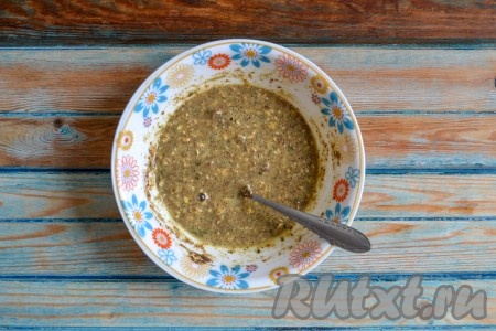 Интенсивно перемешать массу.
