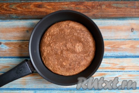 Обжарить с другой стороны 1-1,5 минуты.
