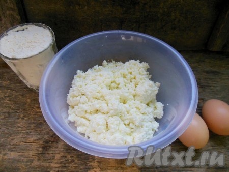 Для приготовления ленивых вареников из творога я взяла вот такие ингредиенты.