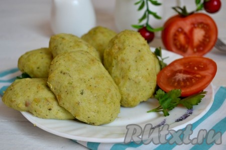 Рыбные котлеты с кабачком, приготовленные по этому рецепту, получаются не только вкусными, но и полезными.
