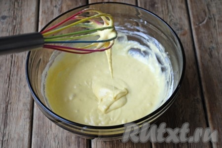 Кляр будет "лениво" тянуться и падать с венчика (как на фото).&nbsp;
