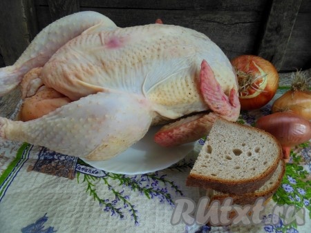 Куриный фарш для приготовления котлет я готовлю самостоятельно. Из большой курицы весом 3 килограмма получается около 2 килограмм куриного фарша.
