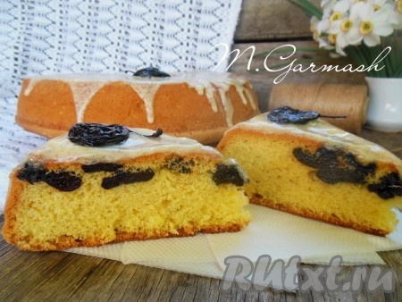 Шарлотка с черносливом