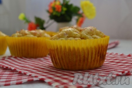 Куриные маффины получаются очень сочными и ароматными, их неимоверно нежный вкус прекрасно дополнят овощи или овощные салаты.
