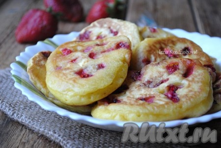 Оладьи с клубникой