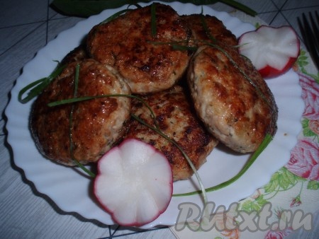 Куриные биточки с укропом