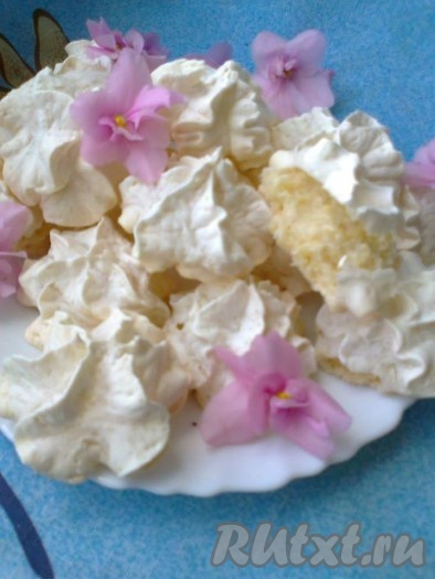 а внутри - немного тягучая серединка.
