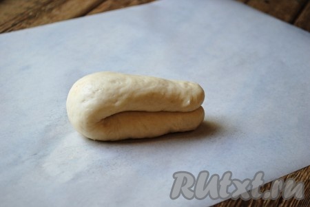 Затем сложить пополам так, чтобы шов оказался внутри (как фото).&nbsp;
