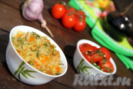 Капуста, тушеная в рукаве для запекания в духовке, получается аппетитной и очень вкусной. Настоятельно советую приготовить!
