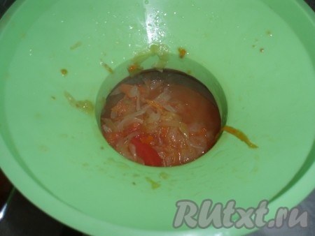 Банки заполнить горячей заготовкой, закатать и перевернуть до полного остывания.