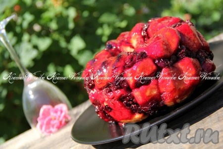 Пирог с замороженной вишней из дрожжевого теста