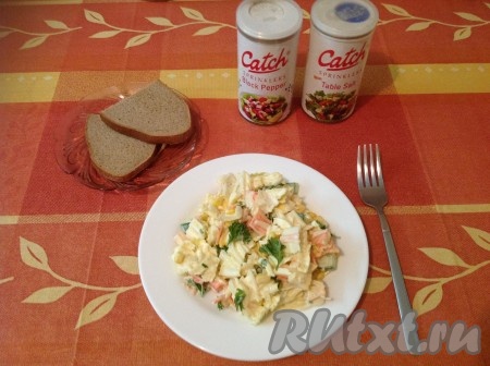 Салат из пекинской капусты с крабовыми палочками