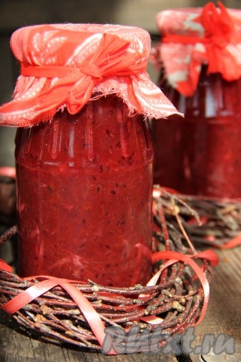 Хранить джем в кладовке или погребе. Красивый и вкусный джем из крыжовника с апельсином порадует вас своим вкусом в короткие зимние деньки.