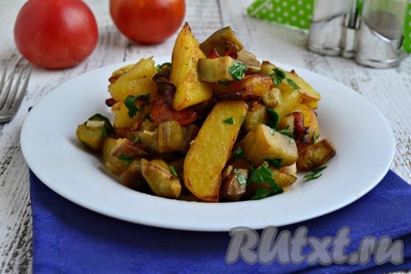 Картофель, жареный с баклажанами