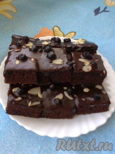 Вкусный шоколадный пирог можно подавать к столу.&nbsp;