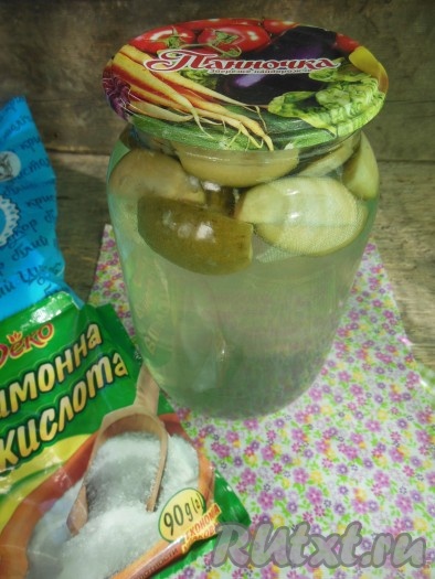 Вот так просто можно приготовить ароматный и очень вкусный компот из фейхоа на зиму. Порадуйте родных и близких!
