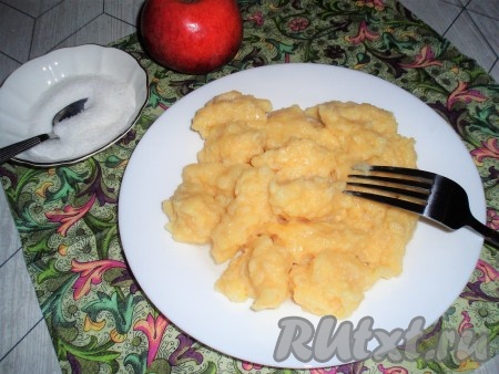 Клецки с яблоками