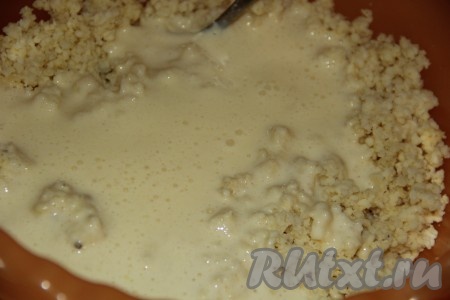 Готовую массу соединить с пшённой кашей.
