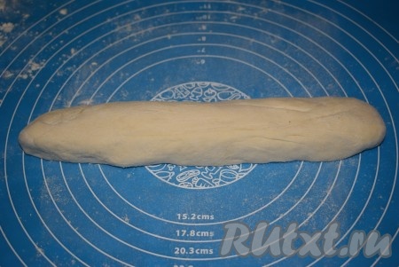 Каждую часть скатаем в жгутик.
