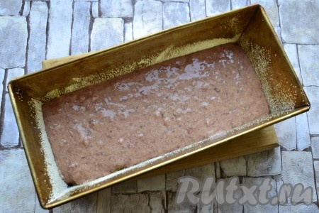 Сверху выложить половину печеночного фарша.